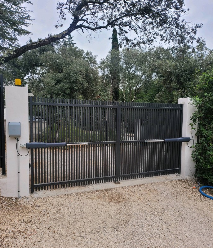 Ensemble portail et portillon à Castries 4 - Portails - Nos projets