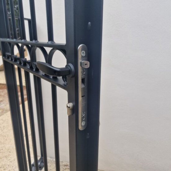 Portillon avec clôture 6 - Portails - CMT Métallurgie