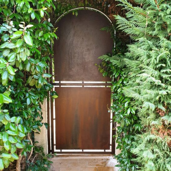 Pose d'un portillon en acier rouillé 1 - Portails - Nos projets CMT Métallurgie