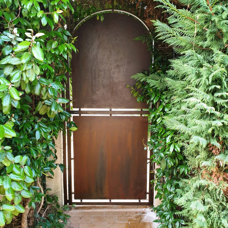 Pose d'un portillon en acier rouillé 1 - Portails - Nos projets CMT Métallurgie