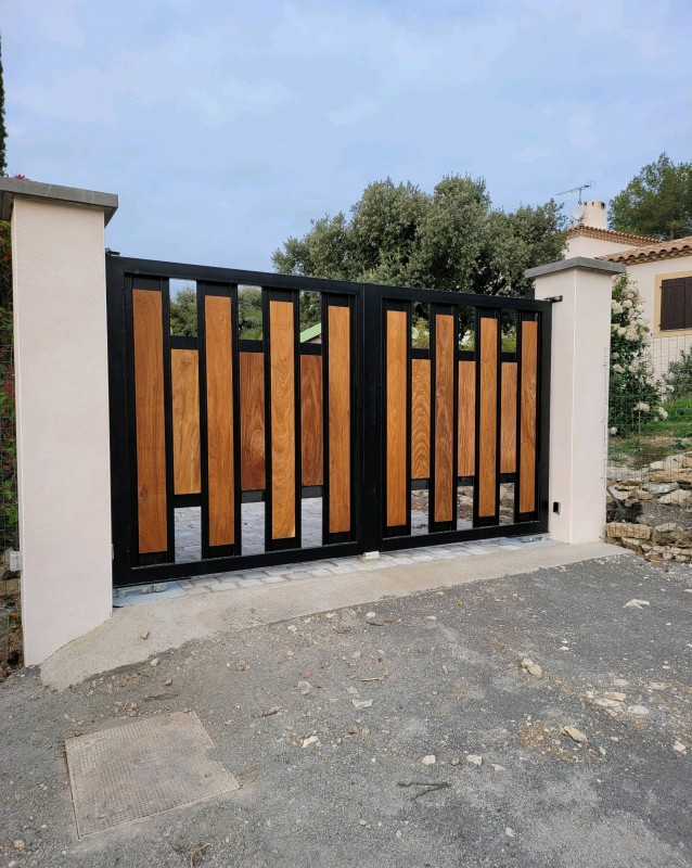 Pose portail battant sur-mesure 1 - Portails - Nos projets