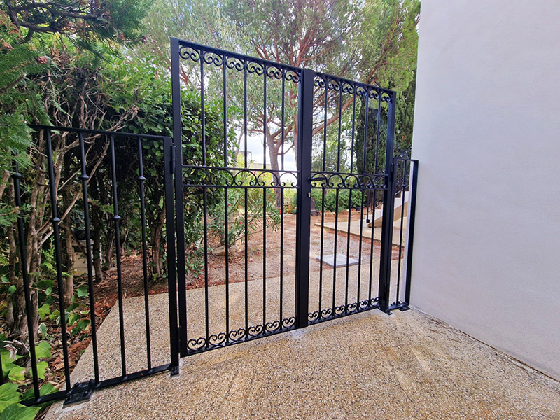 Portails métalliques sur mesure - ferronnerie et métallerie site CMT Métallurgie